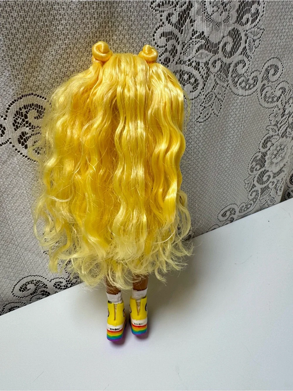 Rainbow High Junior High Sunny Madison Doll- Series 1